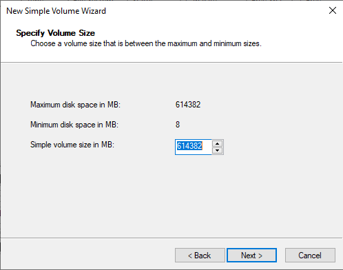 Screenshot of specifying the volume size in the New Simple Volume Wizard.