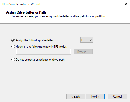 Screenshot of specifying the drive letter in the New Simple Volume Wizard.